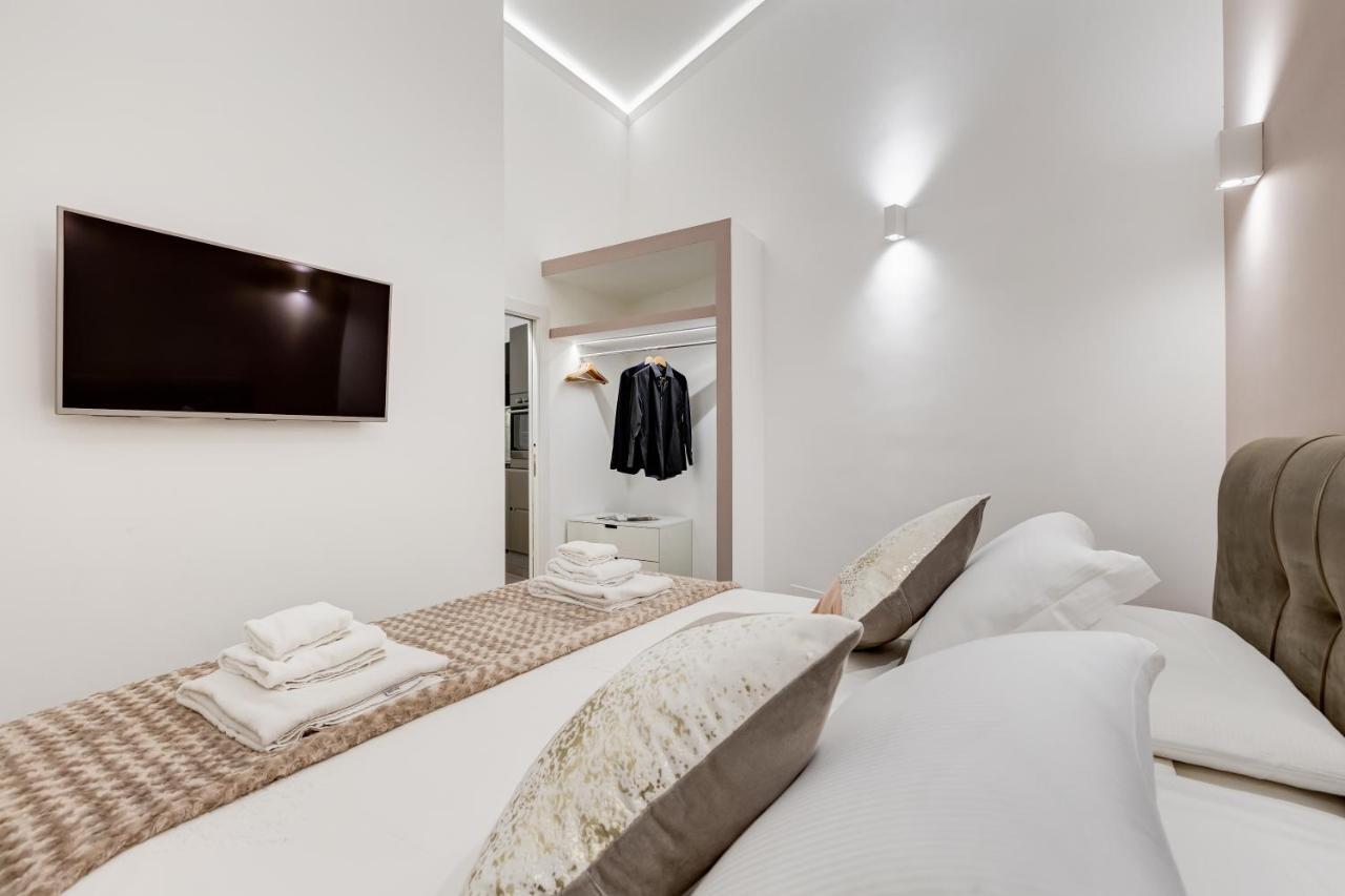 רומא Unoseitre - Luxury Apartment & Suite מראה חיצוני תמונה