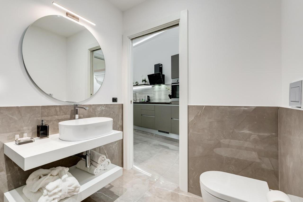 רומא Unoseitre - Luxury Apartment & Suite מראה חיצוני תמונה