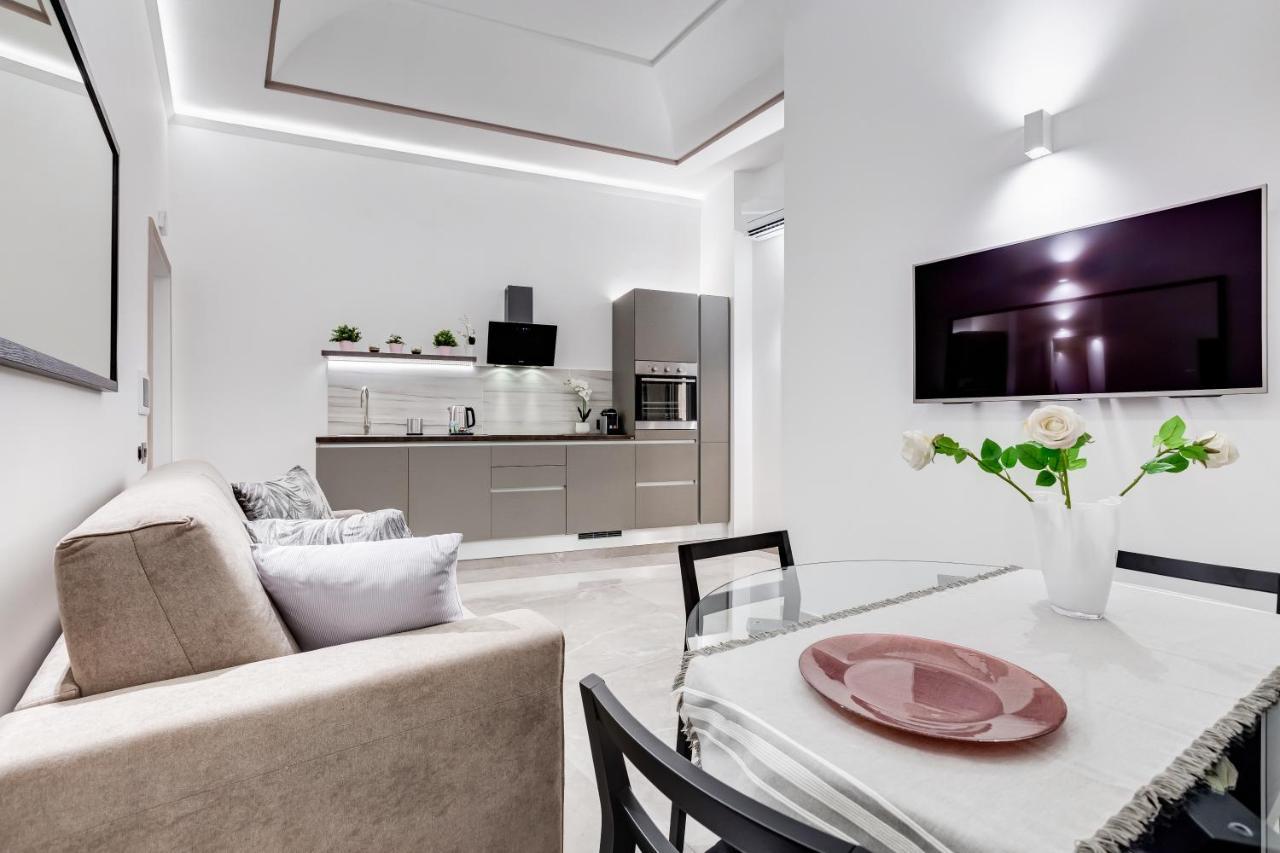 רומא Unoseitre - Luxury Apartment & Suite מראה חיצוני תמונה